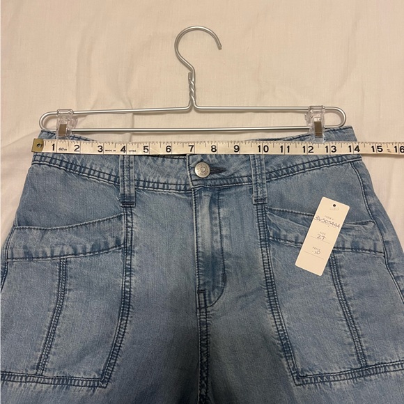 Level 99 Anthropologie light wash - Picture 9 of 9